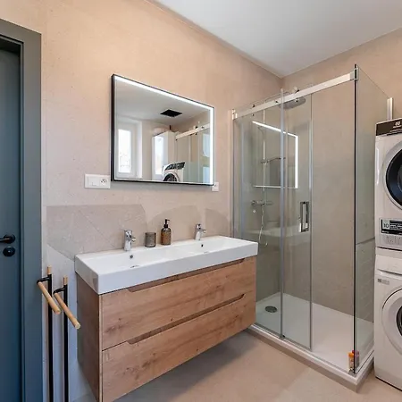 Slovenskej Jednoty, Apartman *